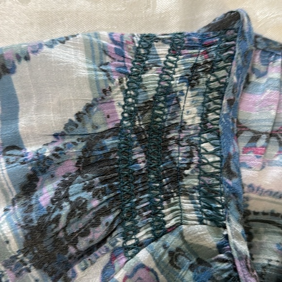 New Directions PXL print top - Picture 9 of 9